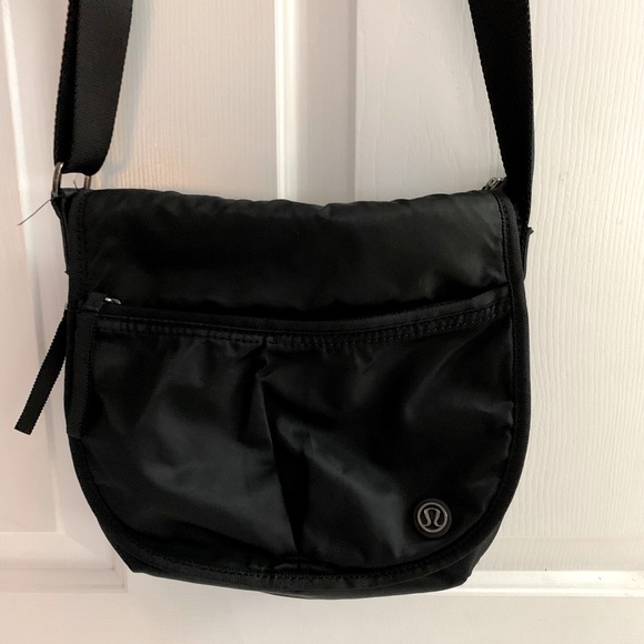 lululemon athletica Handbags - Lululemon Crossbody bag